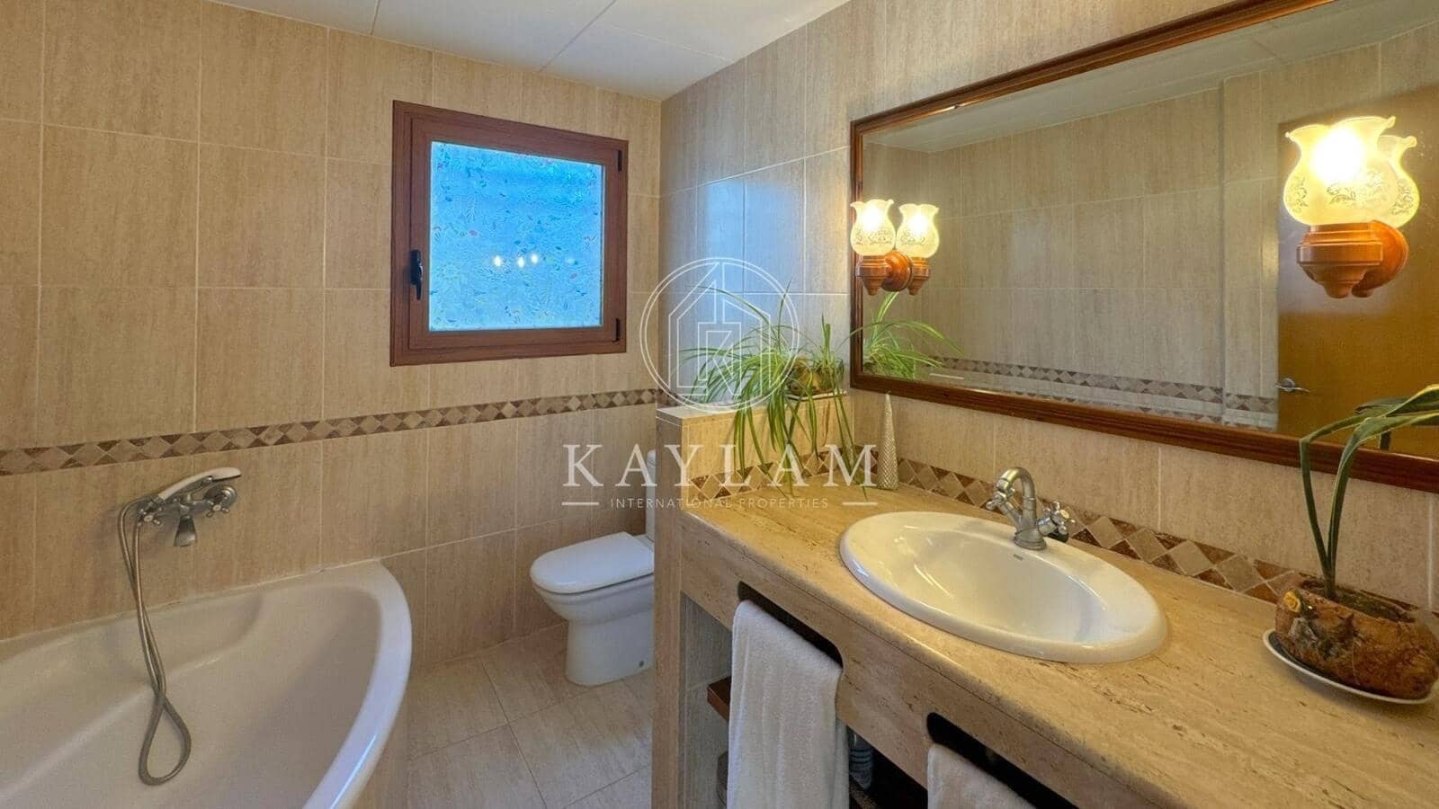 5 soveværelse Villa til salg i Lloret de Mar - € 760.000 (Ref: 8911092)