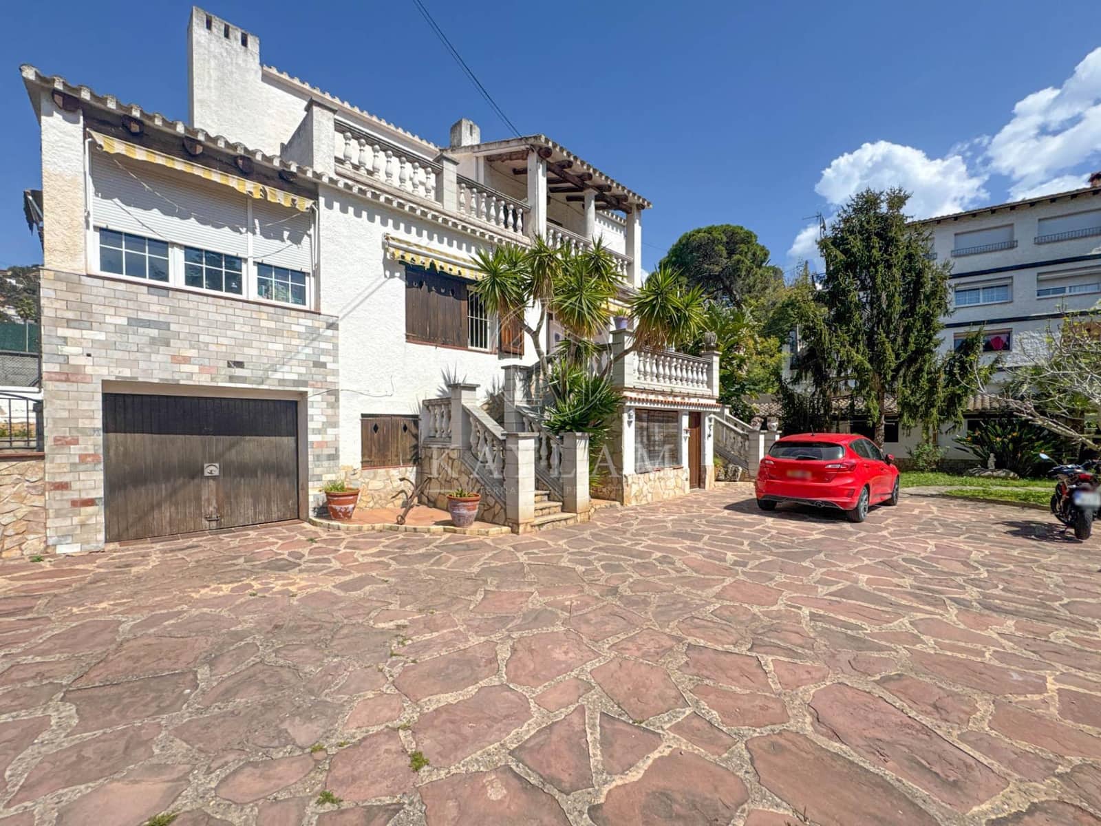 6 soveværelse Villa til salg i Lloret de Mar - € 750.000 (Ref: 8932357)