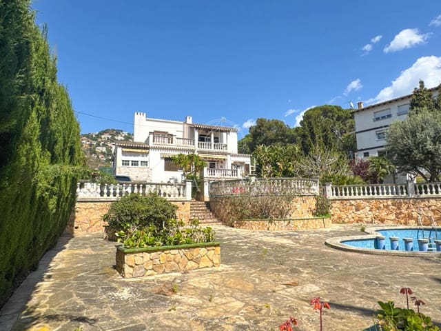 6 slaapkamer Villa te koop in Roca Grossa, Lloret de Mar - € 750.000 (Ref: 8932357)