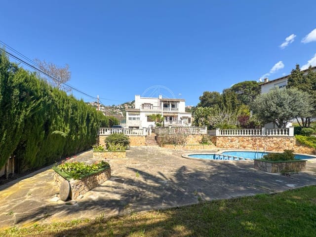 6 slaapkamer Villa te koop in Roca Grossa, Lloret de Mar - € 750.000 (Ref: 8932357)