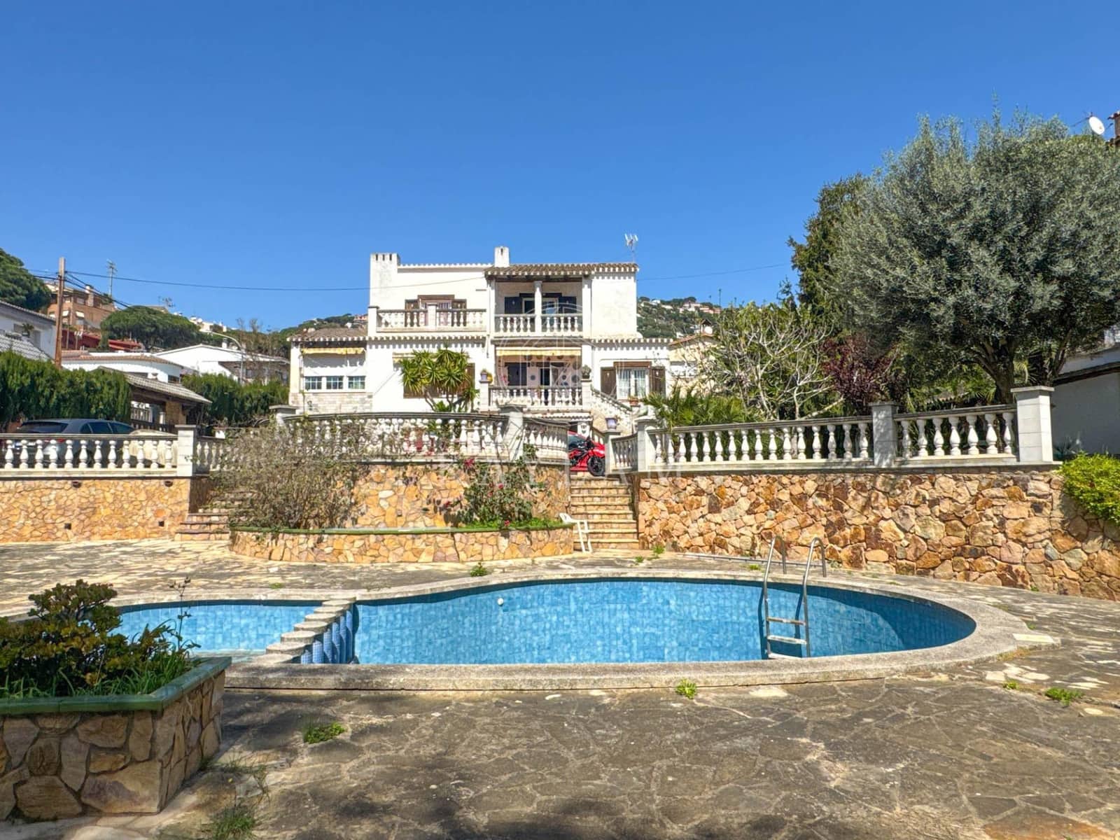 6 soveværelse Villa til salg i Lloret de Mar - € 750.000 (Ref: 8932357)
