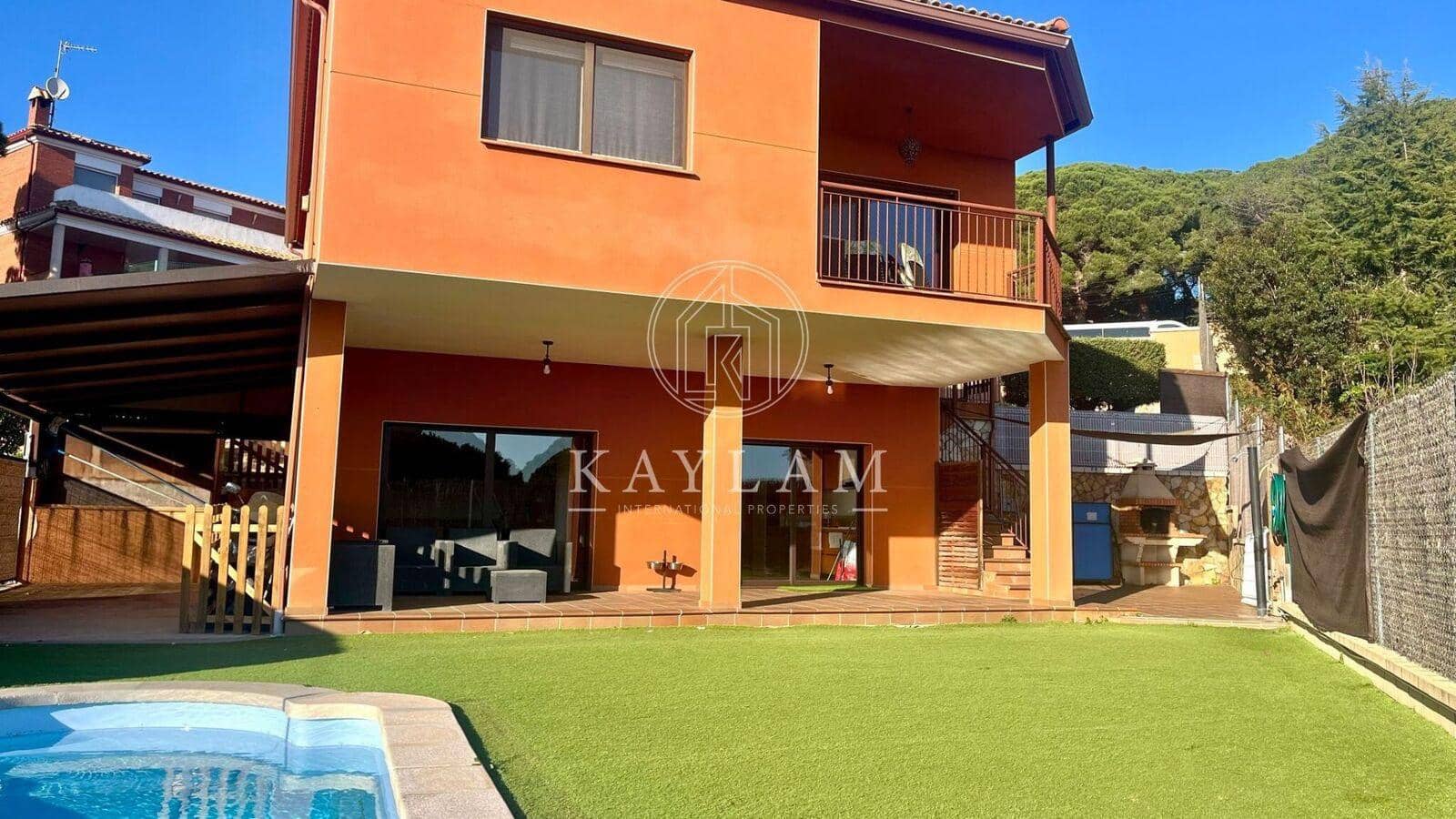 Chalet de 3 habitaciones en Lloret de Mar en venta - 479.000 € (Ref: 8934996)