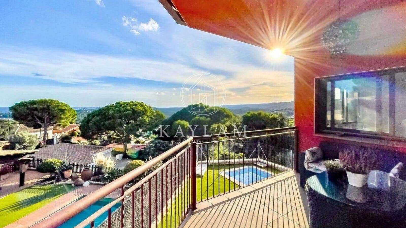 Chalet de 3 habitaciones en Lloret de Mar en venta - 479.000 € (Ref: 8934996)