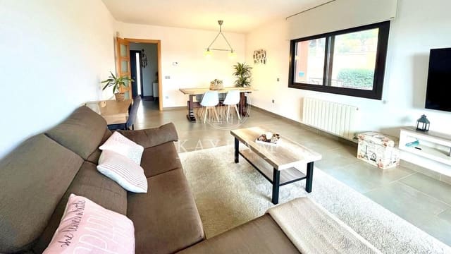 3 slaapkamer Villa te koop in Lloret de Mar - € 479.000 (Ref: 8934996)