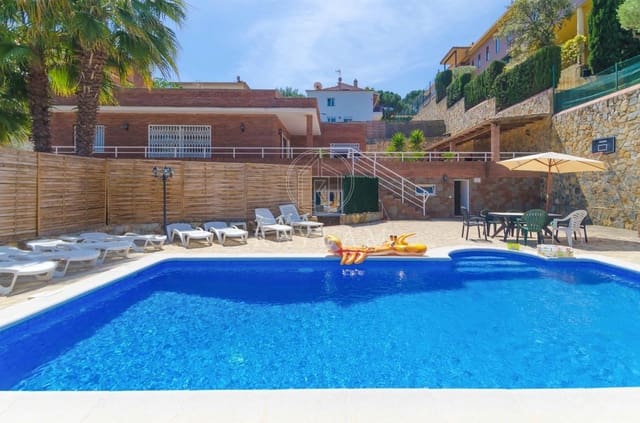 9 chambre Villa/Maison à vendre à Lloret de Mar - 685 000 € (Ref: 8934997)