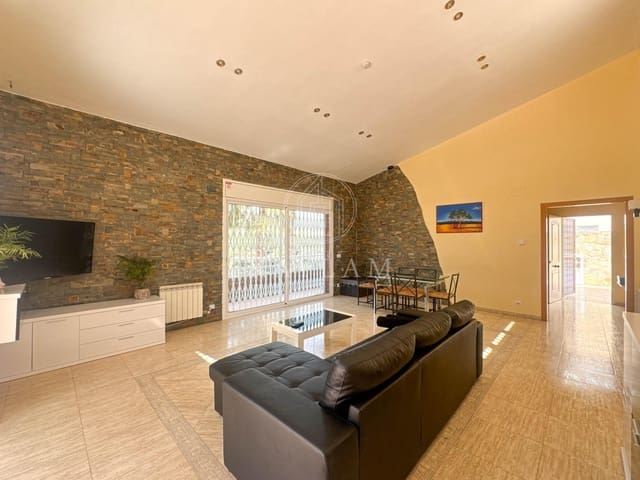 9 chambre Villa/Maison à vendre à Lloret de Mar - 685 000 € (Ref: 8934997)