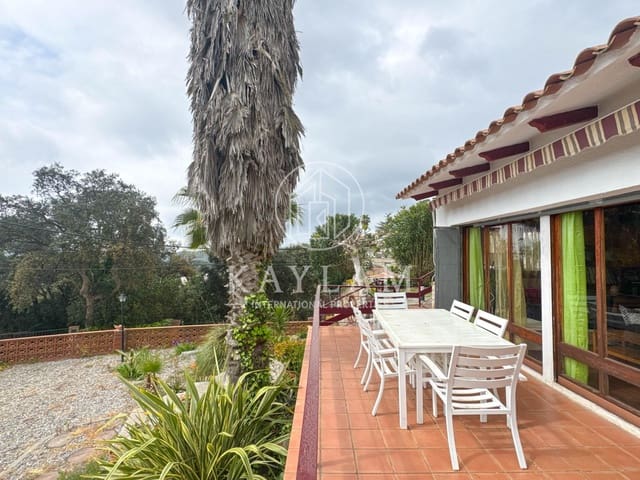 3 makuuhuone Huvila myytävänä paikassa Lloret de Mar - 390 000 € (Ref: 8940423)