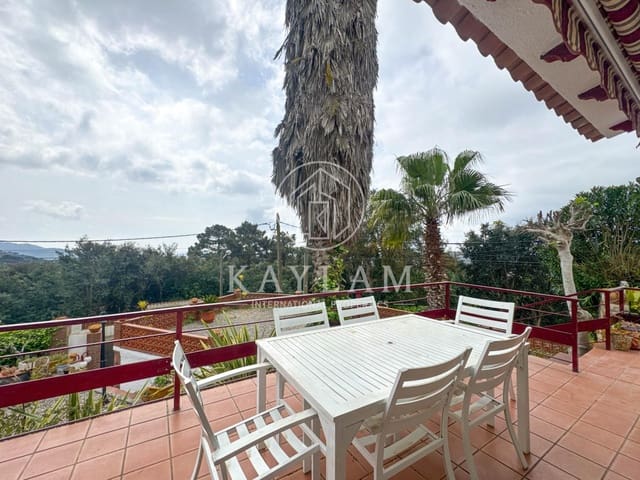 3 makuuhuone Huvila myytävänä paikassa Lloret de Mar - 390 000 € (Ref: 8940423)