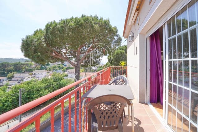 3 slaapkamer Finca/Landhuis te koop in Aiguaviva Parc, Vidreres - € 380.000 (Ref: 9048745)