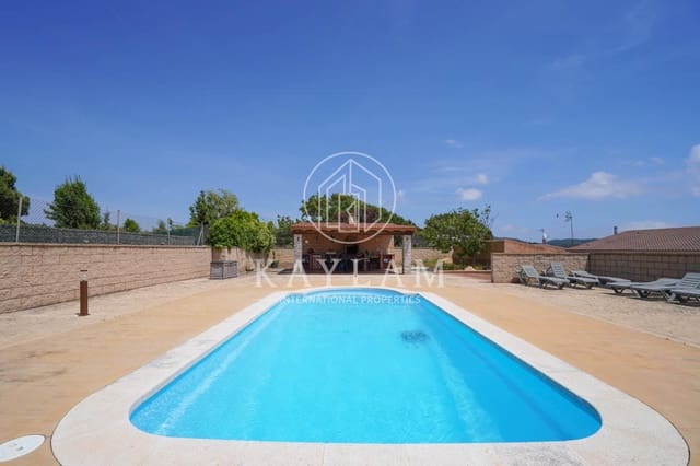 3 slaapkamer Finca/Landhuis te koop in Aiguaviva Parc, Vidreres - € 380.000 (Ref: 9048745)