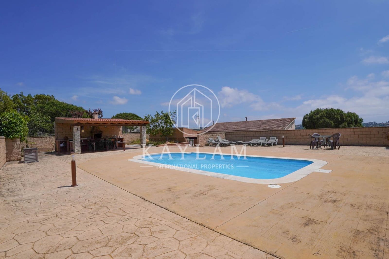 3 slaapkamer Finca/Landhuis te koop in Vidreres - € 380.000 (Ref: 9048745)