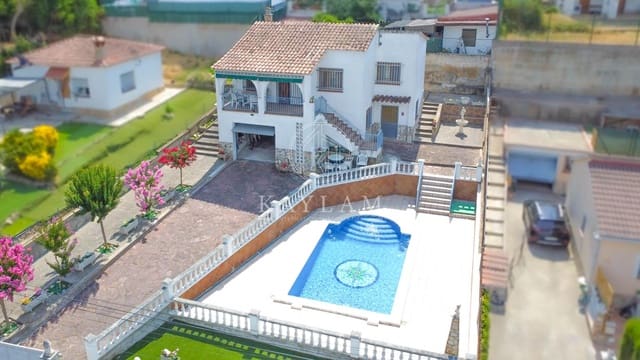 4 sypialnia Finka/Dom wiejski na sprzedaż w Aiguaviva Parc, Vidreres z basenem garażem - 249 000 € (Ref: 9108649)