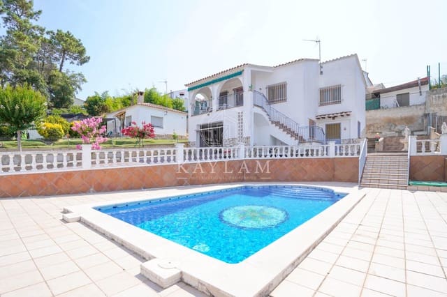 4 sypialnia Finka/Dom wiejski na sprzedaż w Aiguaviva Parc, Vidreres z basenem garażem - 249 000 € (Ref: 9108649)