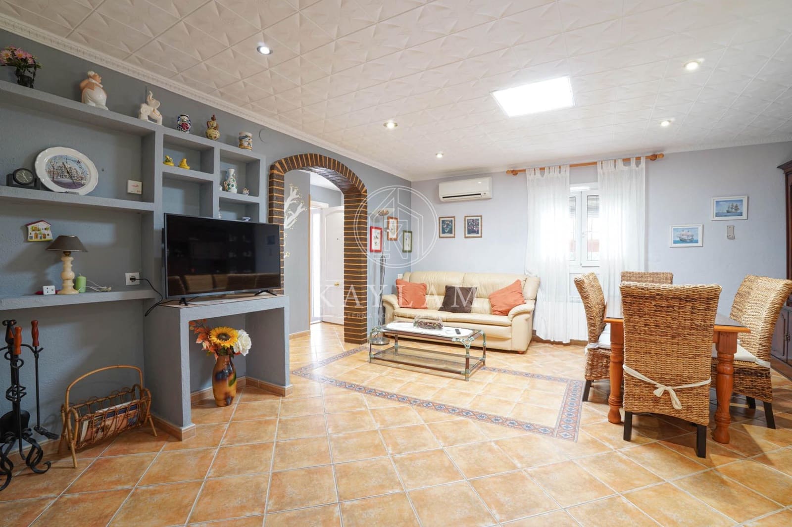 4 slaapkamer Villa te koop in La Goba met zwembad garage - € 590.000 (Ref: 9110275)