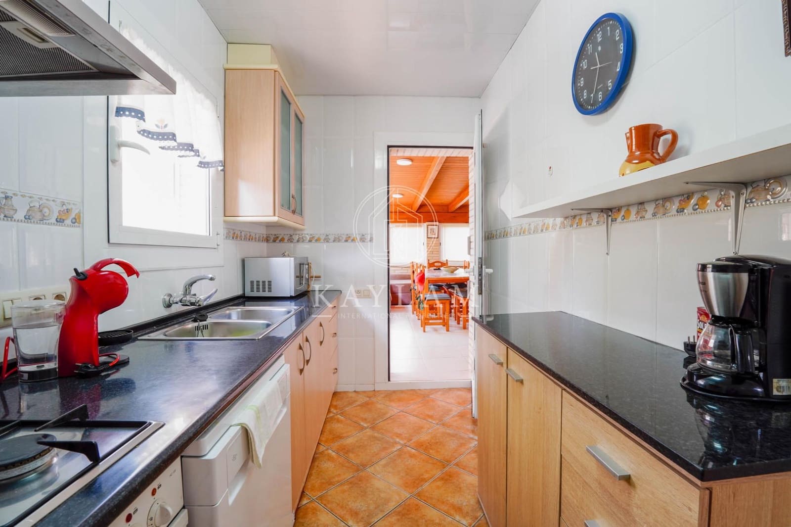 4 slaapkamer Villa te koop in La Goba met zwembad garage - € 590.000 (Ref: 9110275)