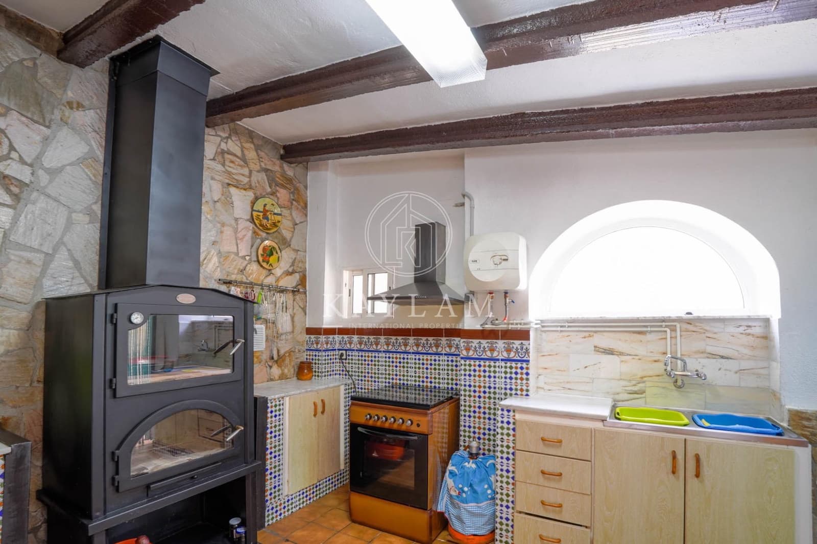 4 slaapkamer Villa te koop in La Goba met zwembad garage - € 590.000 (Ref: 9110275)