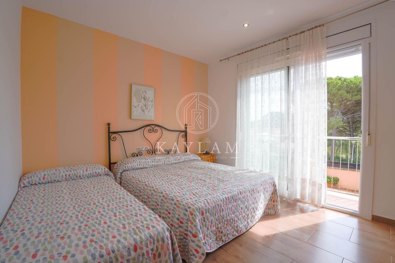 4 slaapkamer Villa te koop in La Goba met zwembad garage - € 590.000 (Ref: 9110275)