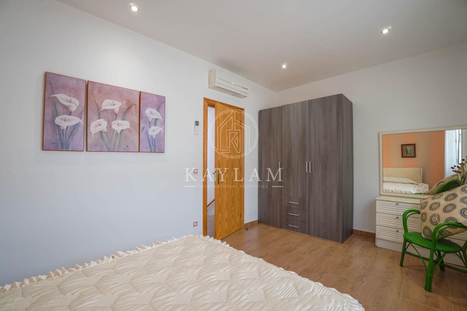 4 slaapkamer Villa te koop in La Goba met zwembad garage - € 590.000 (Ref: 9110275)