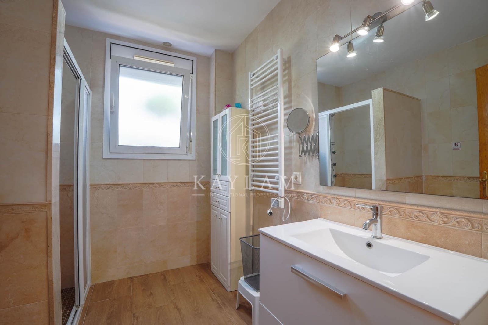 4 slaapkamer Villa te koop in La Goba met zwembad garage - € 590.000 (Ref: 9110275)