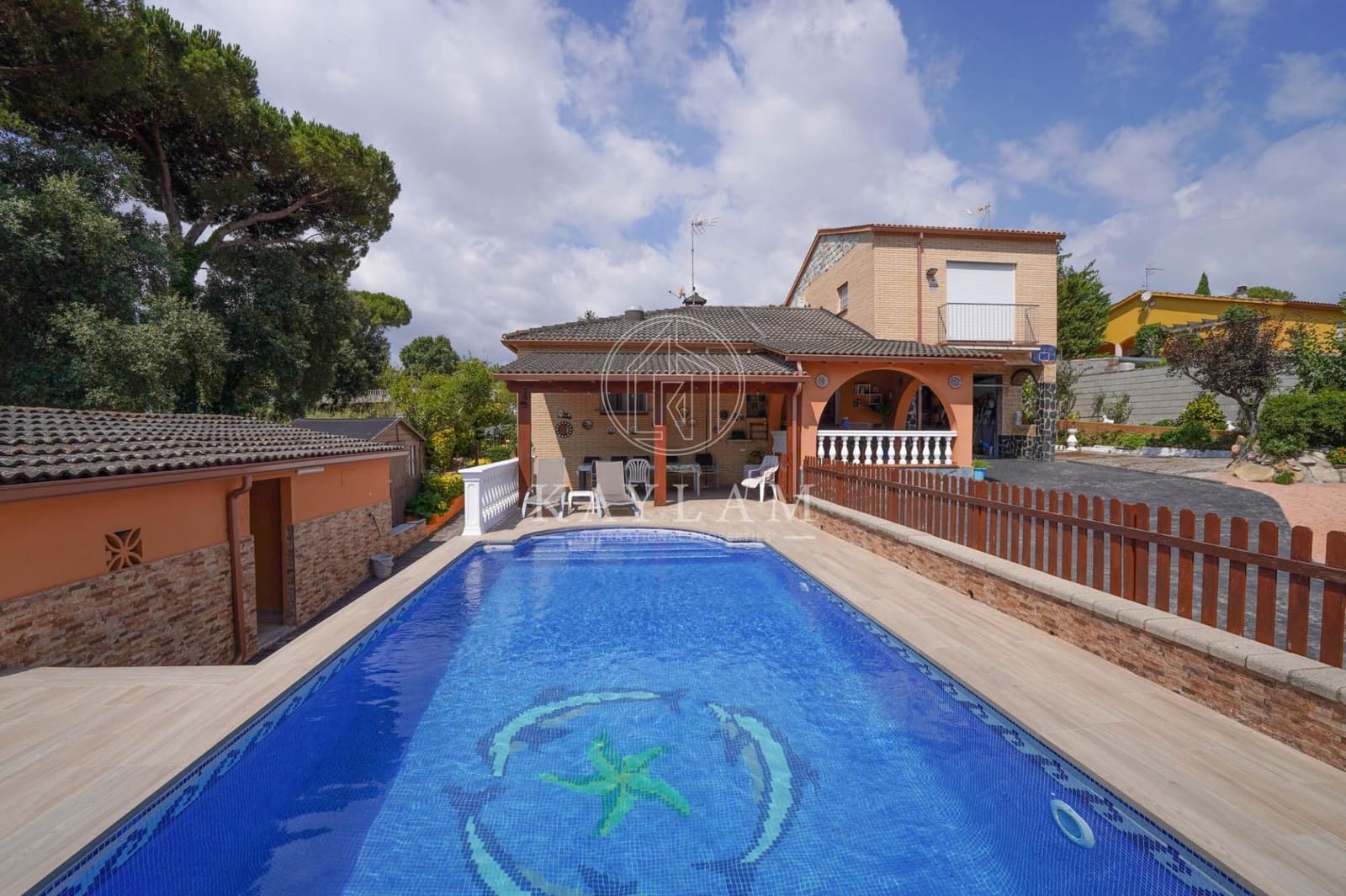 4 slaapkamer Villa te koop in La Goba met zwembad garage - € 590.000 (Ref: 9110275)