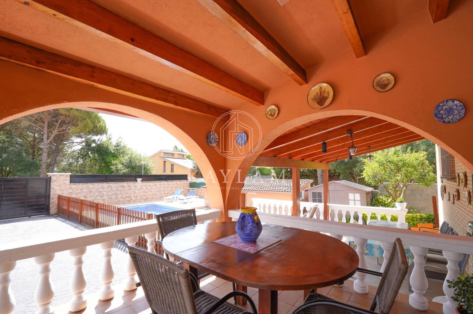 4 slaapkamer Villa te koop in La Goba met zwembad garage - € 590.000 (Ref: 9110275)