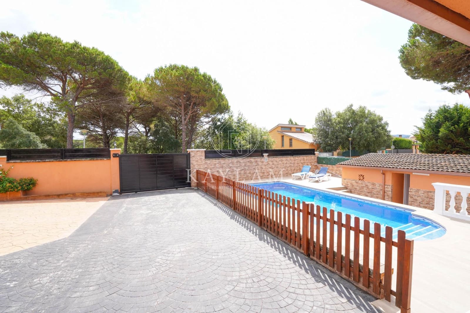 4 slaapkamer Villa te koop in La Goba met zwembad garage - € 590.000 (Ref: 9110275)