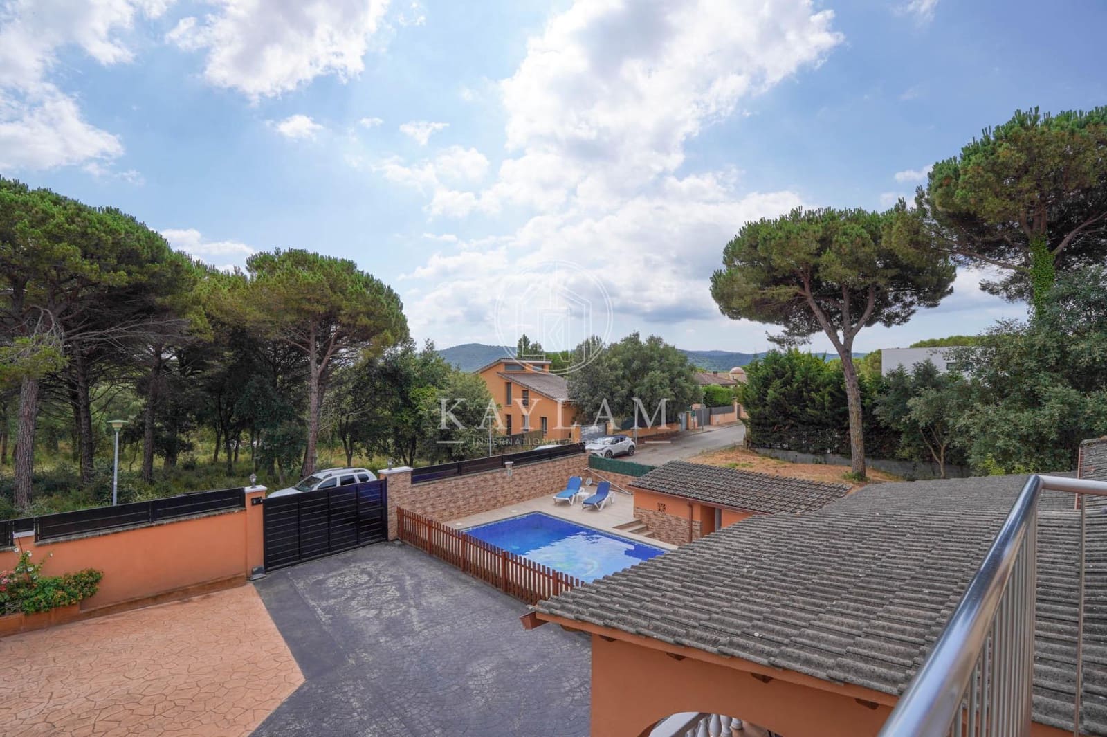 4 slaapkamer Villa te koop in La Goba met zwembad garage - € 590.000 (Ref: 9110275)