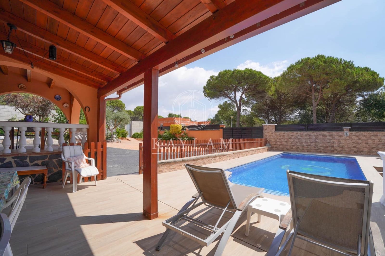 4 slaapkamer Villa te koop in La Goba met zwembad garage - € 590.000 (Ref: 9110275)