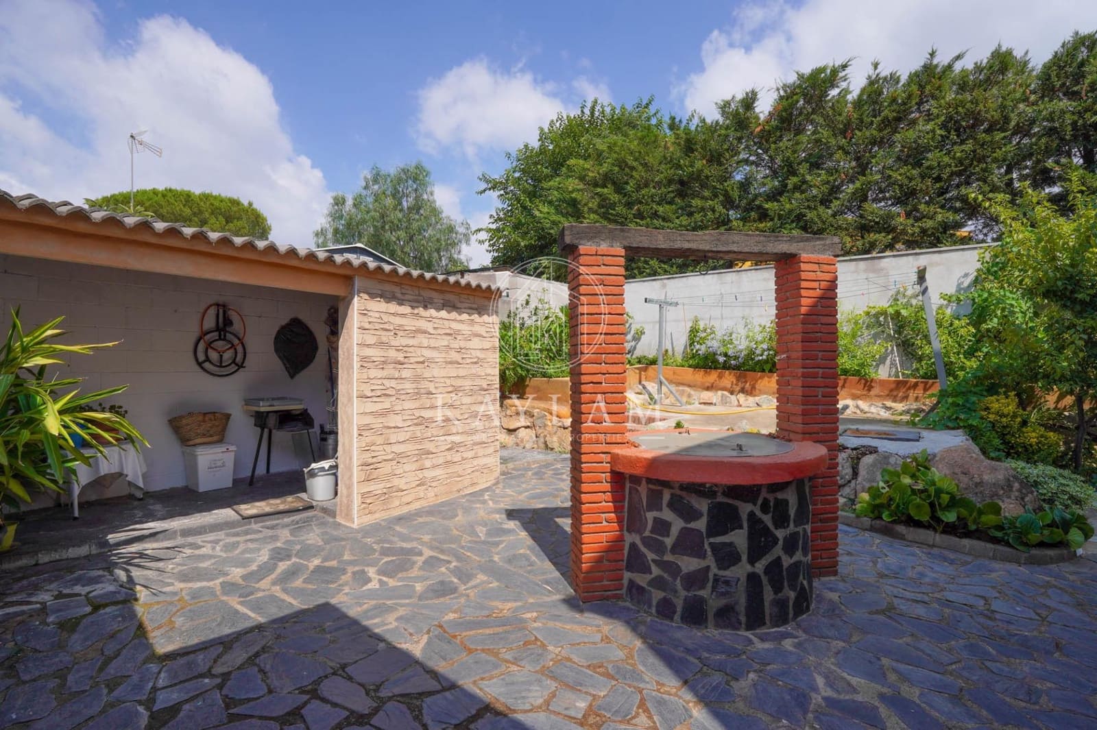 4 slaapkamer Villa te koop in La Goba met zwembad garage - € 590.000 (Ref: 9110275)