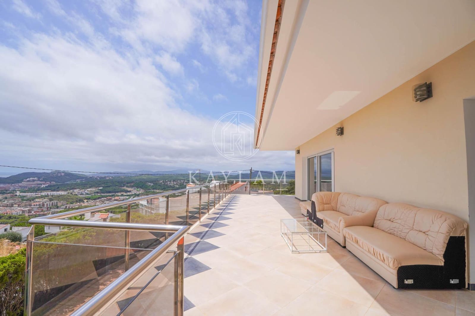 5 soveværelse Villa til salg i Lloret de Mar med swimmingpool garage - € 850.000 (Ref: 9134437)