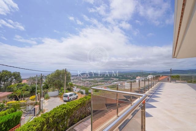 5 soveværelse Villa til salg i Roca Grossa, Lloret de Mar med swimmingpool garage - € 850.000 (Ref: 9134437)