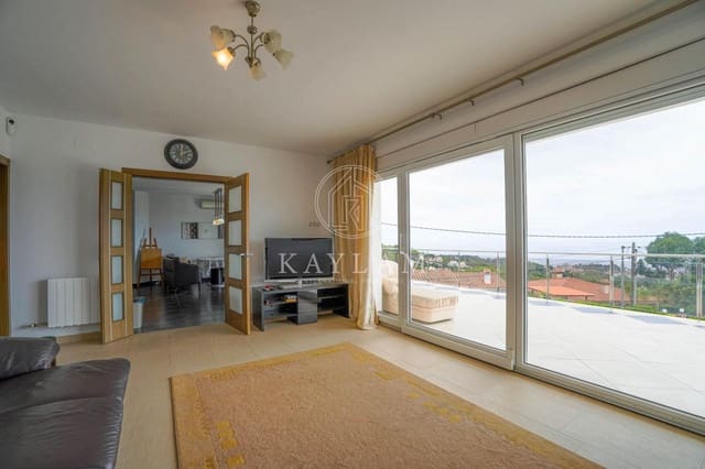 5 soveværelse Villa til salg i Roca Grossa, Lloret de Mar med swimmingpool garage - € 850.000 (Ref: 9134437)