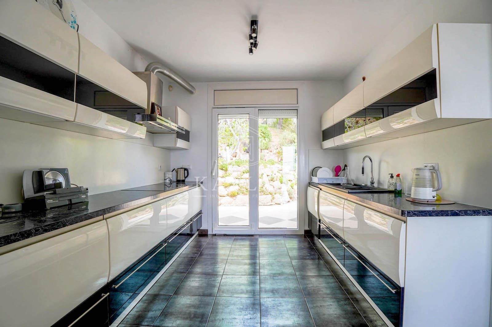 5 soveværelse Villa til salg i Lloret de Mar med swimmingpool garage - € 850.000 (Ref: 9134437)