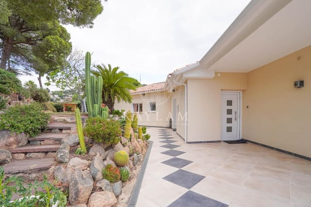 5 soveværelse Villa til salg i Roca Grossa, Lloret de Mar med swimmingpool garage - € 850.000 (Ref: 9134437)