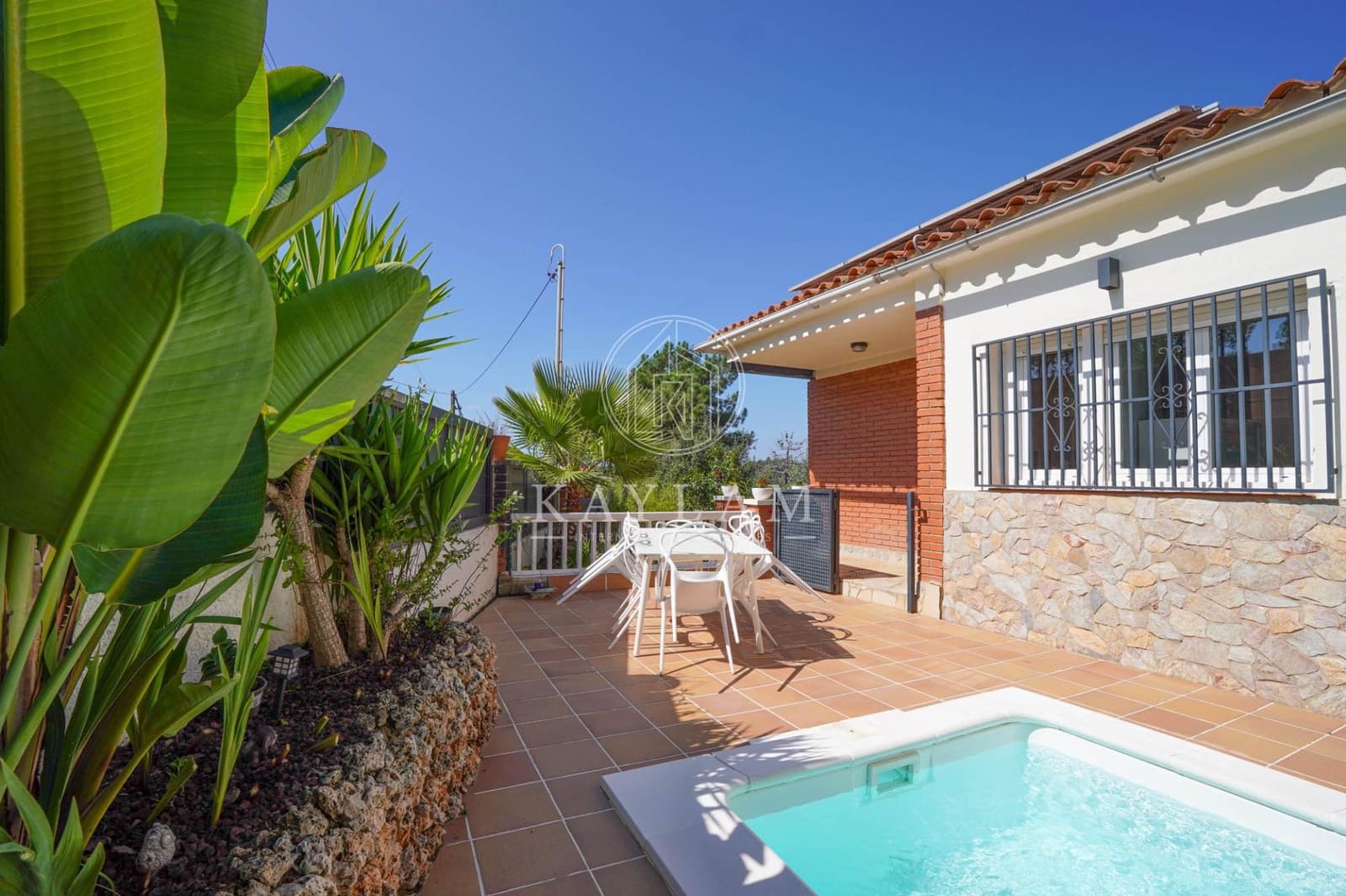 5 bedroom Villa for sale in Lloret de Mar with pool garage - € 399,500 (Ref: 9153898)