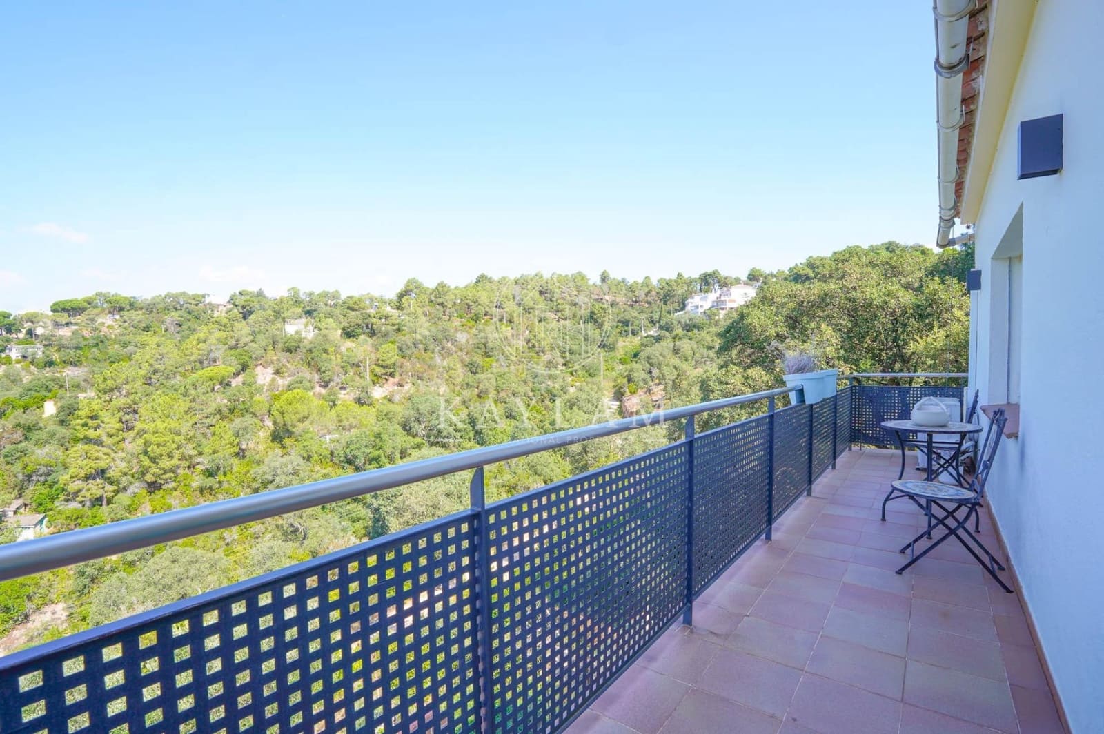 5 bedroom Villa for sale in Lloret de Mar with pool garage - € 399,500 (Ref: 9153898)