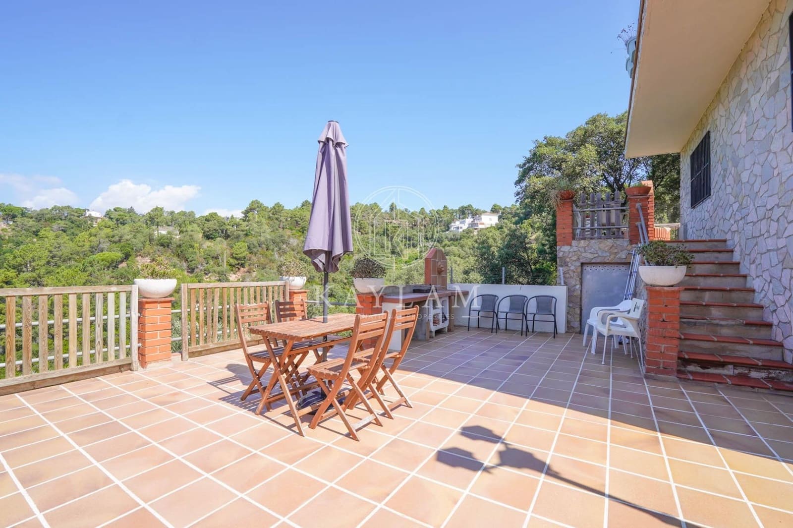 5 bedroom Villa for sale in Lloret de Mar with pool garage - € 399,500 (Ref: 9153898)