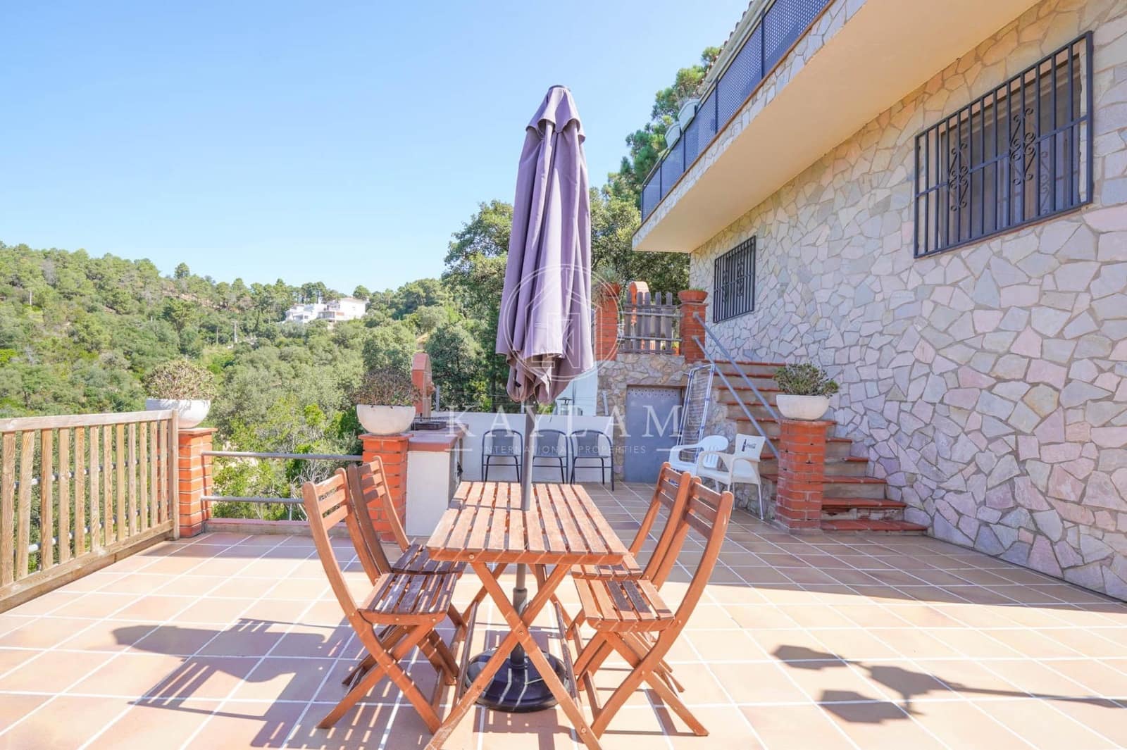 5 bedroom Villa for sale in Lloret de Mar with pool garage - € 399,500 (Ref: 9153898)