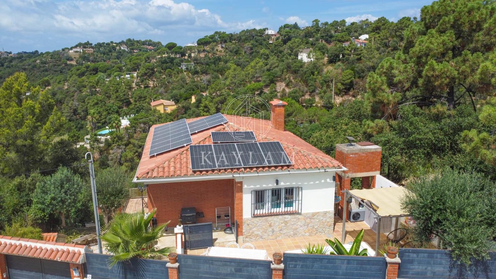 5 bedroom Villa for sale in Lloret de Mar with pool garage - € 399,500 (Ref: 9153898)