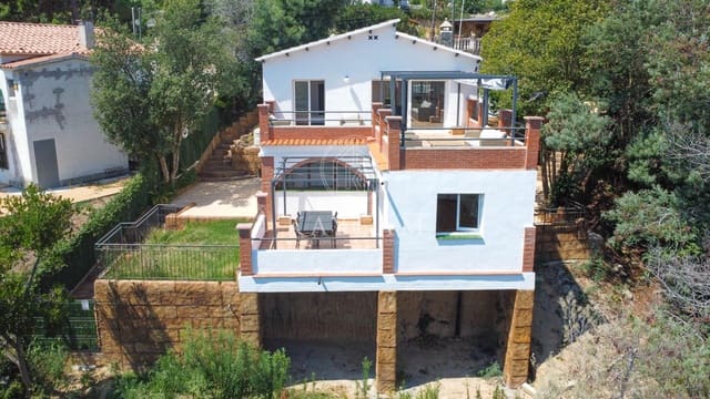 5 slaapkamer Villa te koop in Lloret de Mar - € 289.000 (Ref: 9163707)