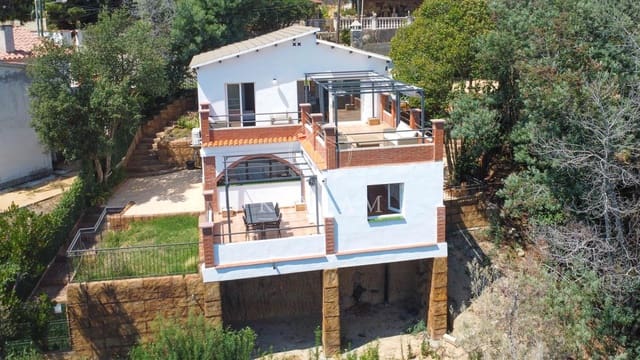 5 slaapkamer Villa te koop in Lloret de Mar - € 289.000 (Ref: 9163707)