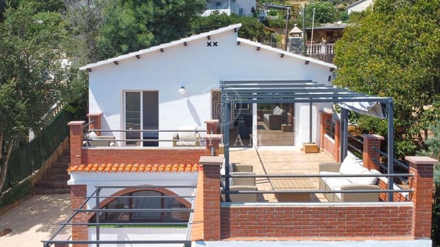 5 slaapkamer Villa te koop in Lloret de Mar - € 289.000 (Ref: 9163707)