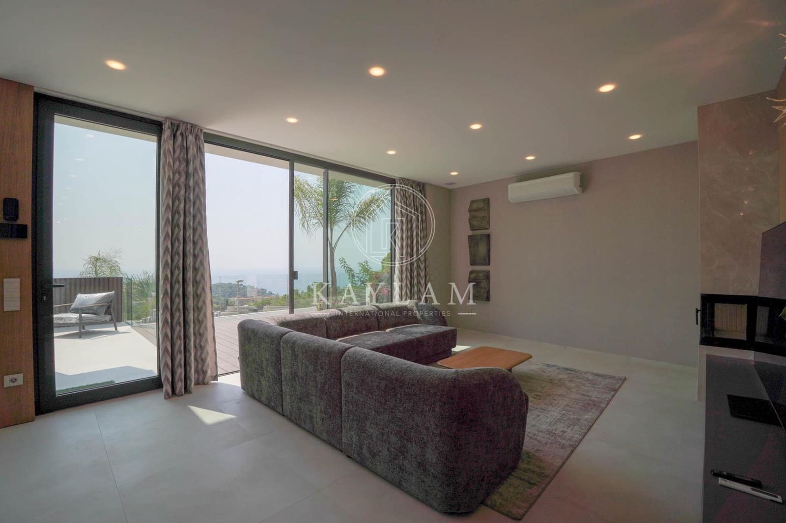 4 slaapkamer Villa te koop in Lloret de Mar met zwembad garage - € 1.350.000 (Ref: 9165760)