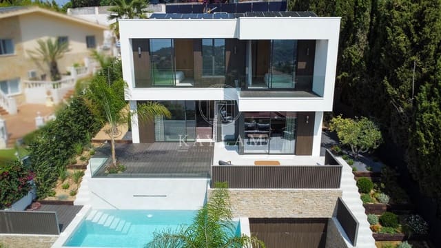 4 slaapkamer Villa te koop in Lloret de Mar met zwembad garage - € 1.350.000 (Ref: 9165760)