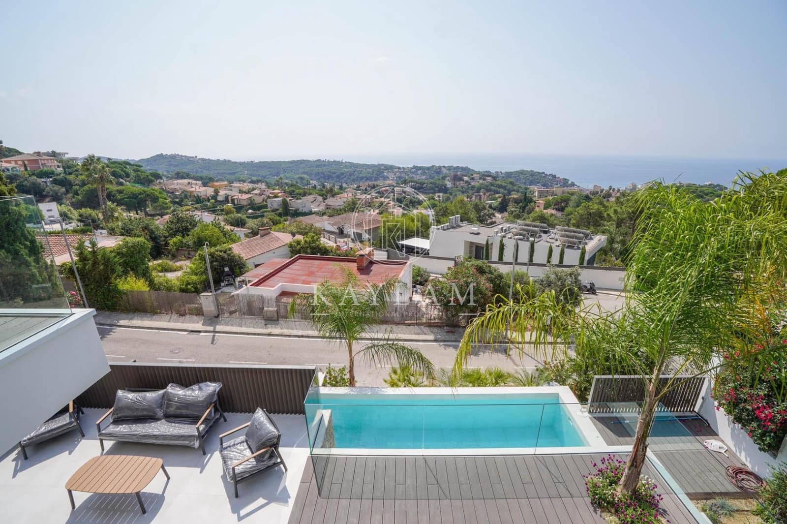 4 slaapkamer Villa te koop in Lloret de Mar met zwembad garage - € 1.350.000 (Ref: 9165760)