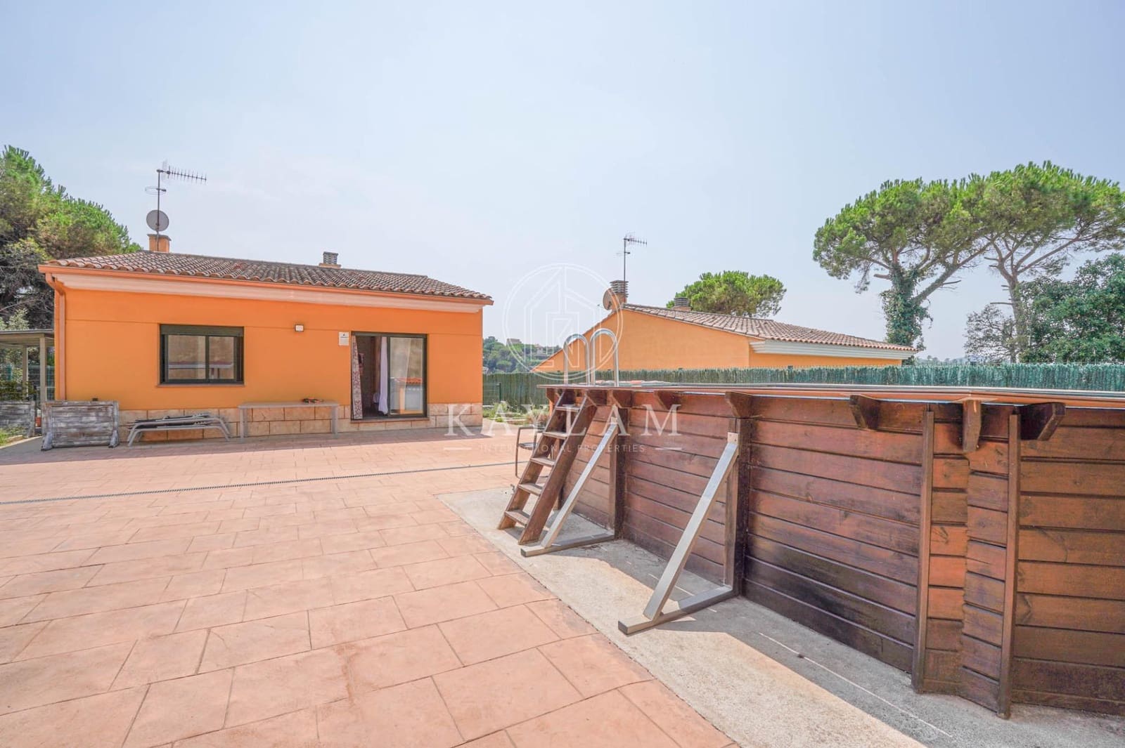 3 Zimmer Villa zu verkaufen in Lloret de Mar mit Pool Garage - 280.000 € (Ref: 9165761)