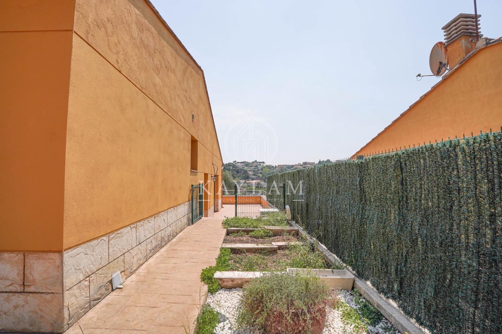 3 Zimmer Villa zu verkaufen in Lloret de Mar mit Pool Garage - 280.000 € (Ref: 9165761)