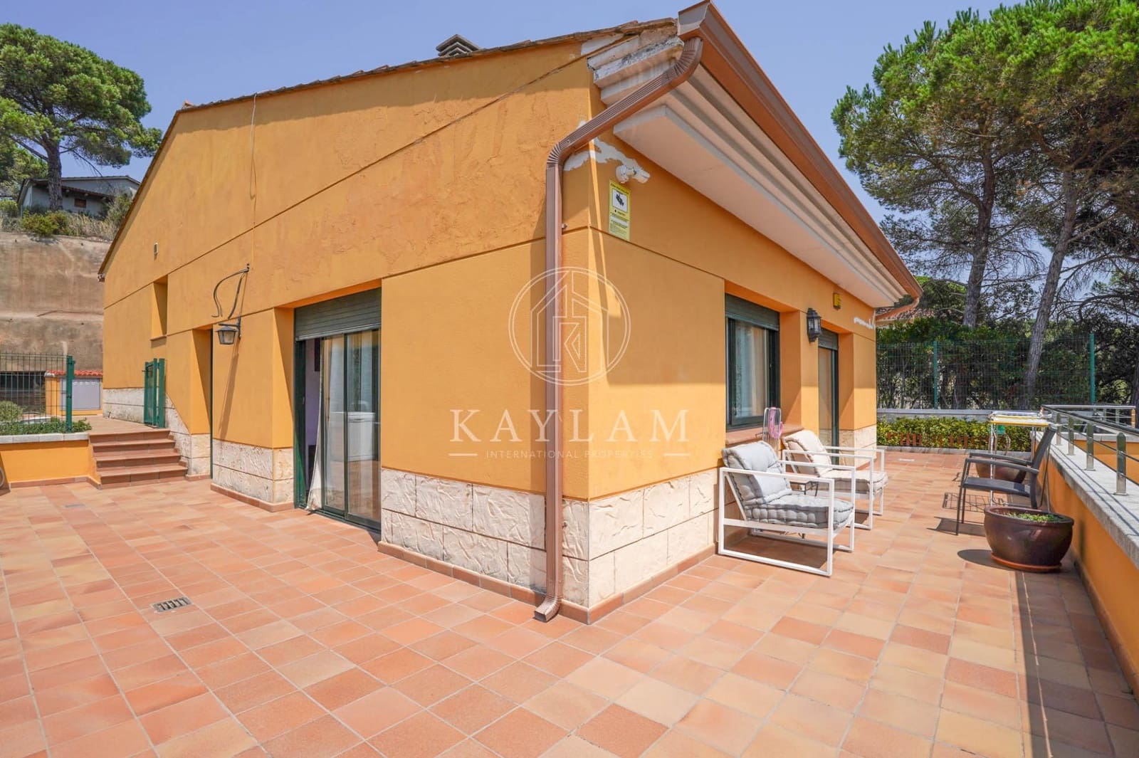 3 Zimmer Villa zu verkaufen in Lloret de Mar mit Pool Garage - 280.000 € (Ref: 9165761)