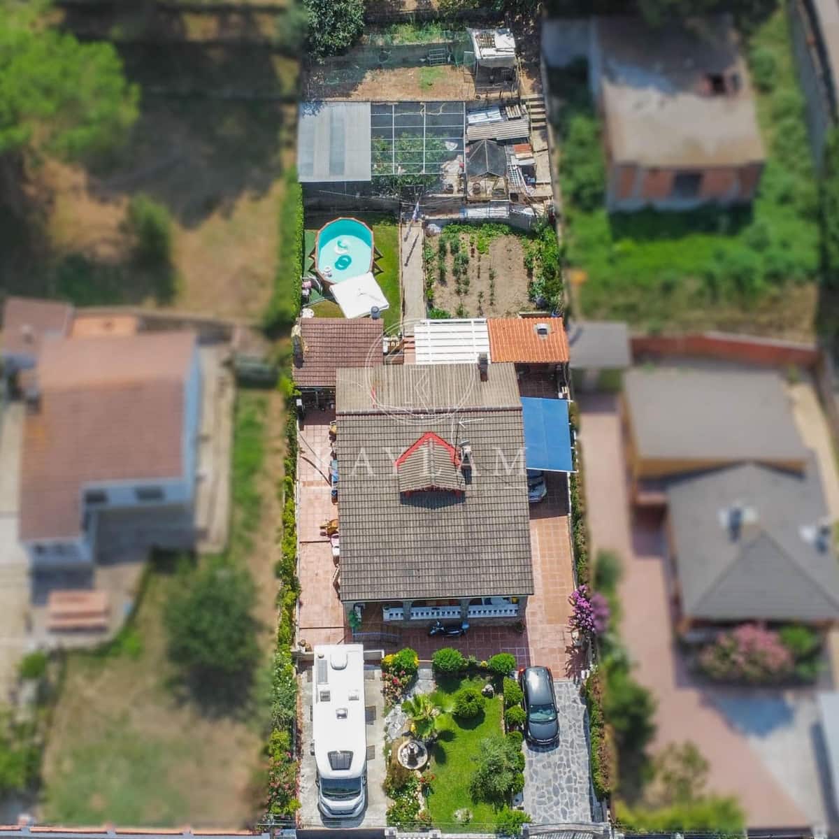 4 bedroom Villa for sale in Lloret de Mar with pool - € 299,000 (Ref: 9169520)