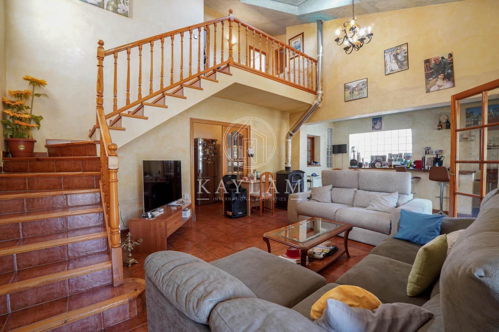 4 bedroom Villa for sale in Lloret de Mar with pool - € 299,000 (Ref: 9169520)